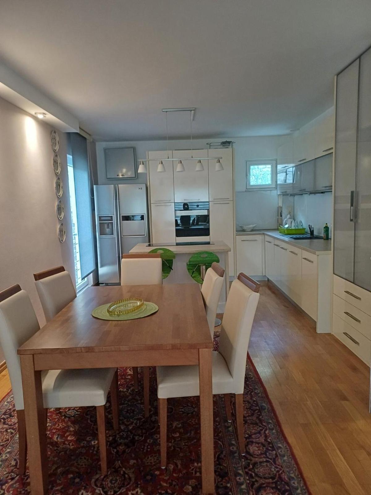 Lux Apartman Sofia Apartment Sveti Stefan Bagian luar foto