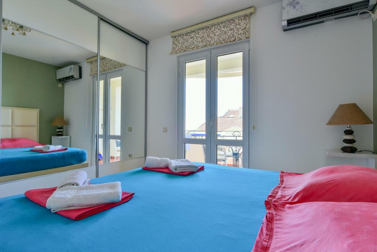 Lux Apartman Sofia Apartment Sveti Stefan Bagian luar foto