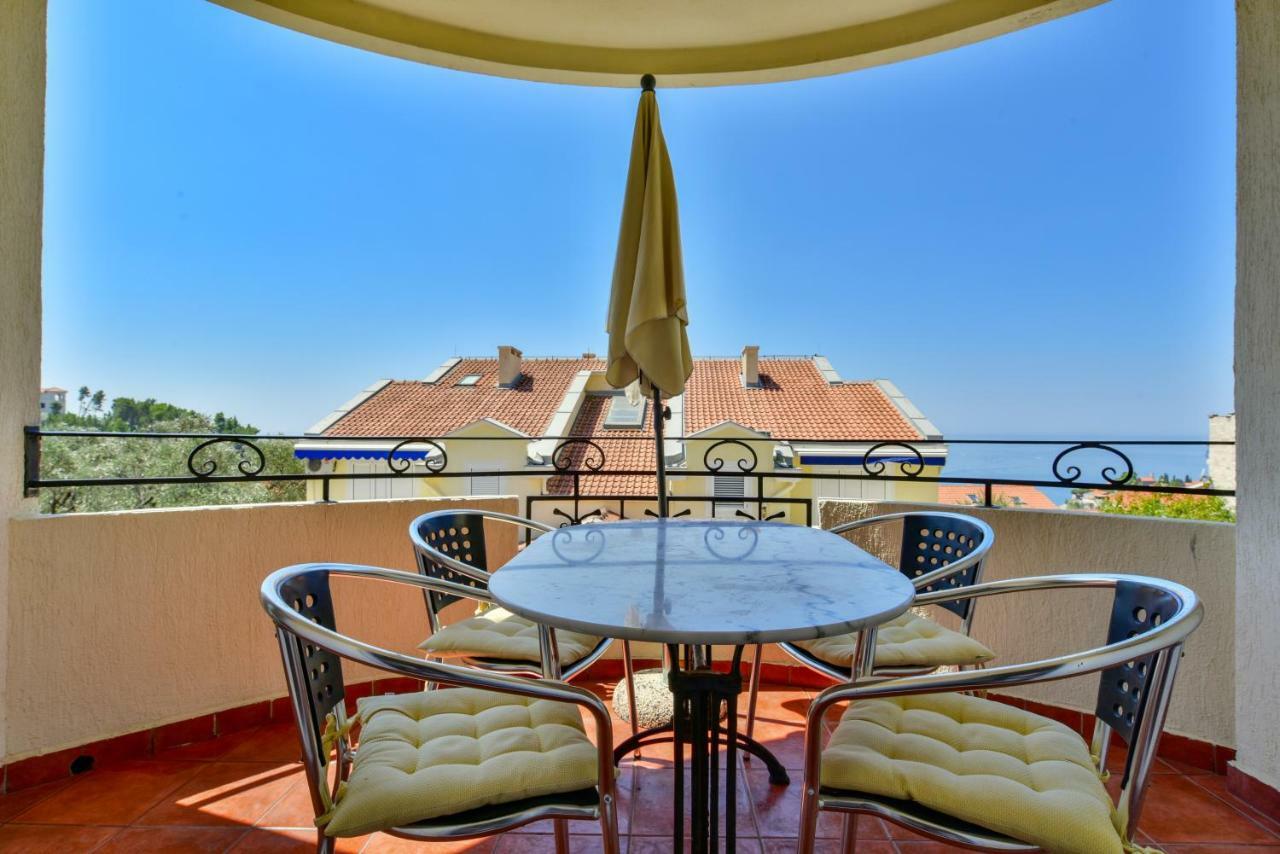 Lux Apartman Sofia Apartment Sveti Stefan Bagian luar foto