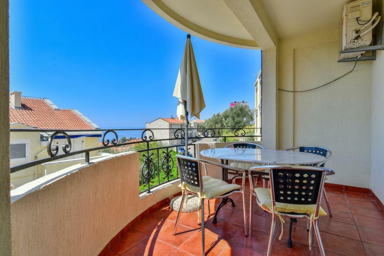 Lux Apartman Sofia Apartment Sveti Stefan Bagian luar foto