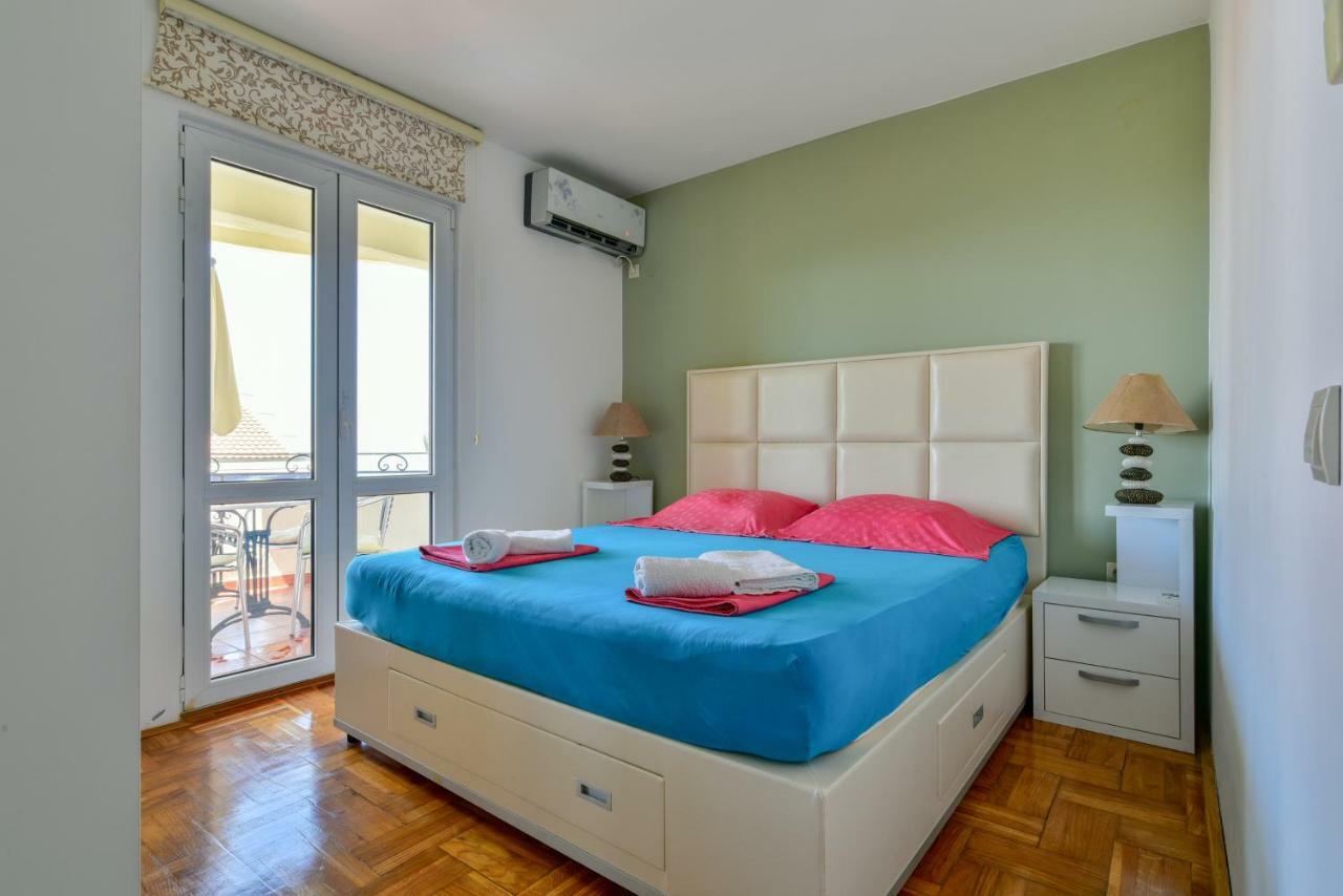 Lux Apartman Sofia Apartment Sveti Stefan Bagian luar foto